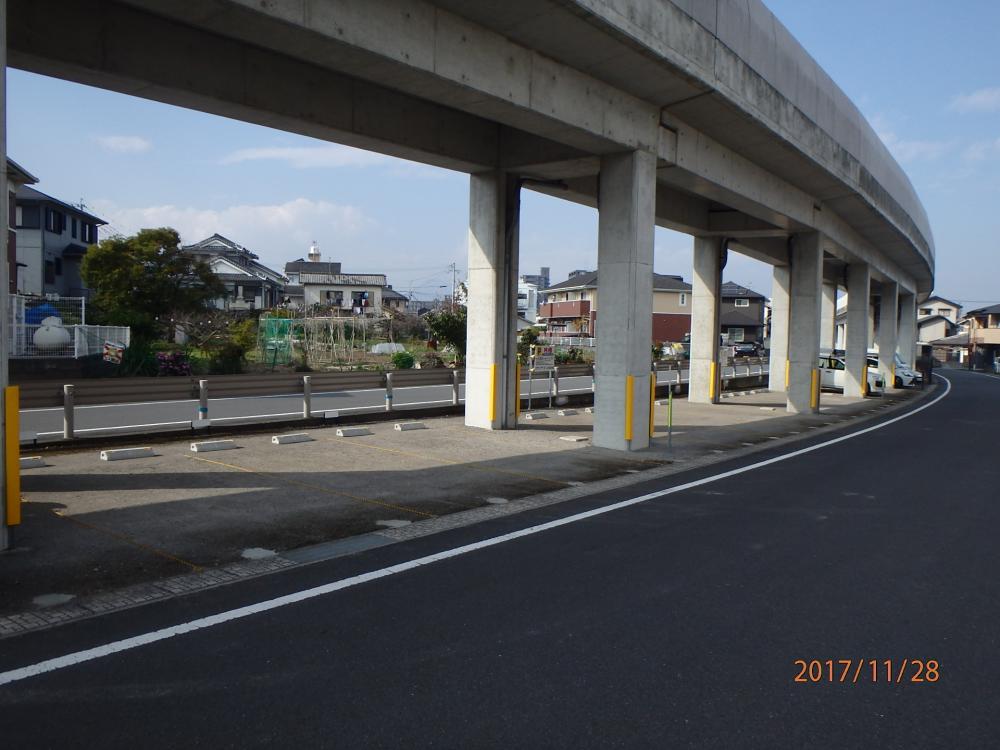 六坊北町高架下第1駐車場